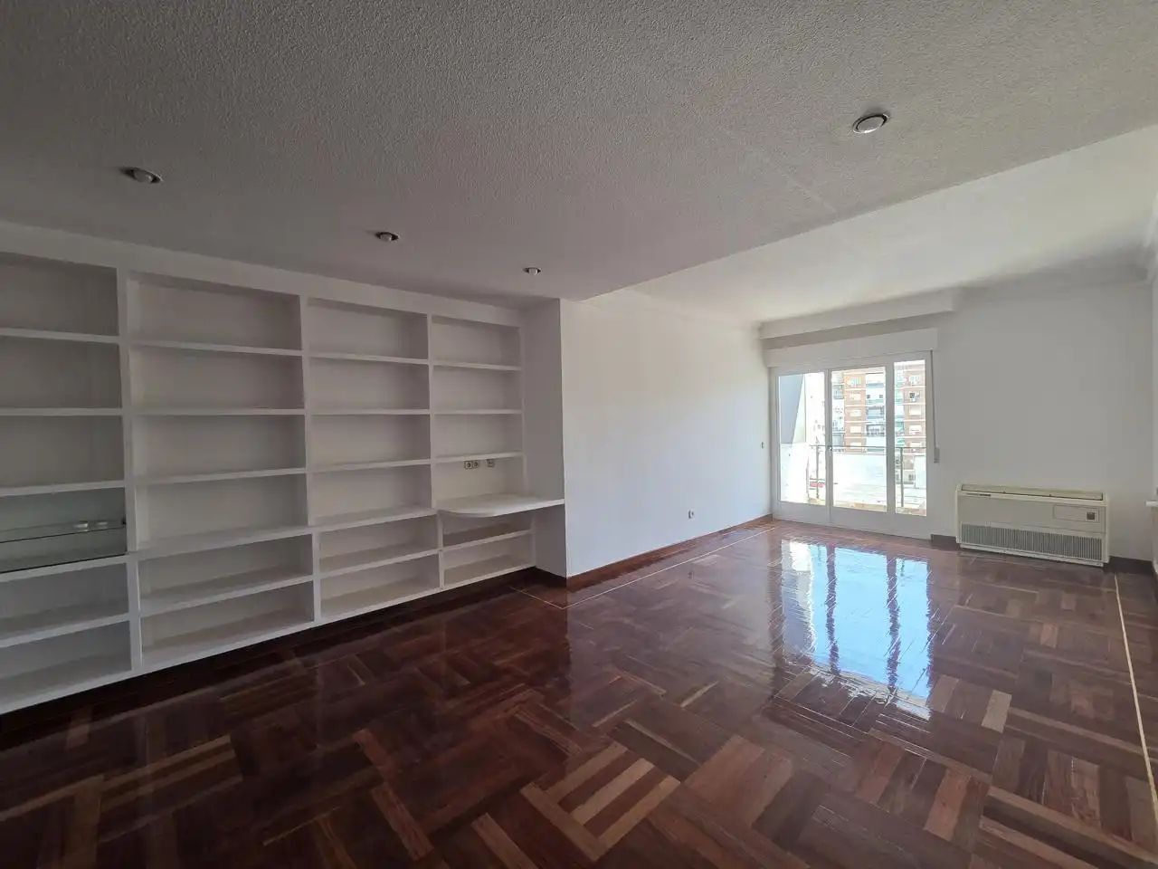 Wohnung zur Miete in Calle de Cavanilles, Pacífico