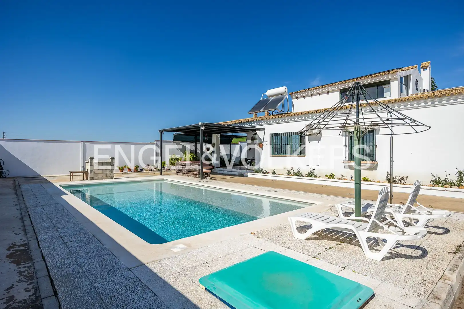 Piscina de Casa o chalet en venta en Castilleja del Campo con Aire acondicionado, Calefacción y Jardín privado