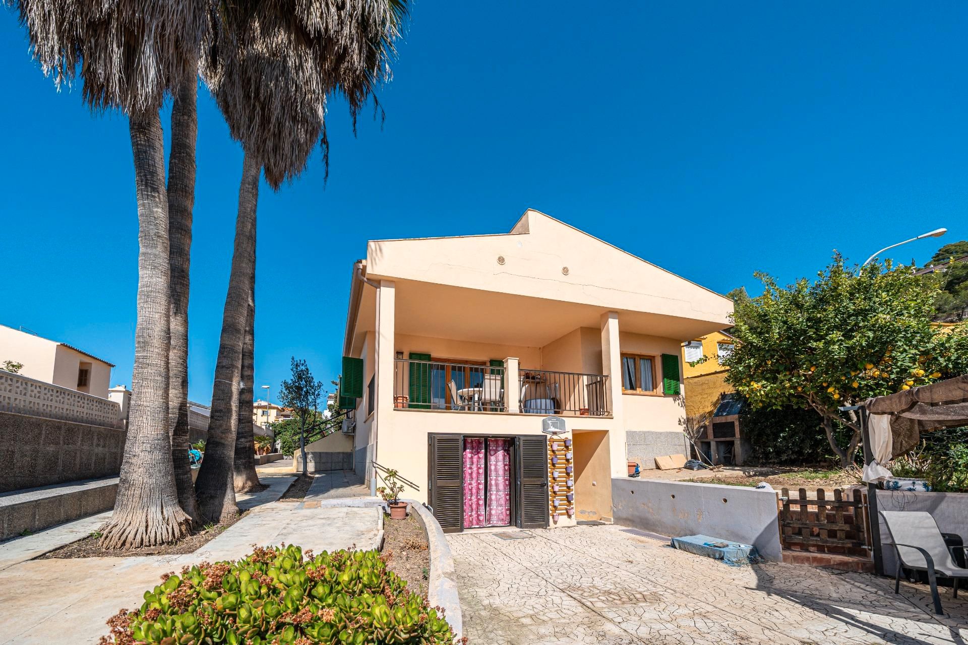 Vista exterior de Casa o xalet en venda en Calvià amb Aire condicionat, Jardí privat i Terrassa
