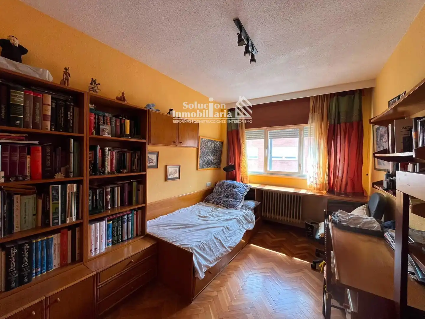 Habitación de Casa adosada en venta en Salamanca con Calefacción, Jardín privado y Terraza