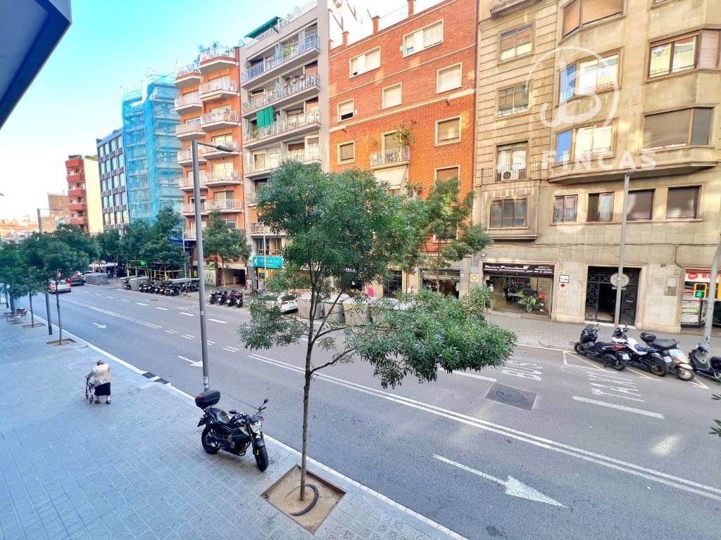 Vista exterior de Piso en venta en  Barcelona Capital con Amueblado