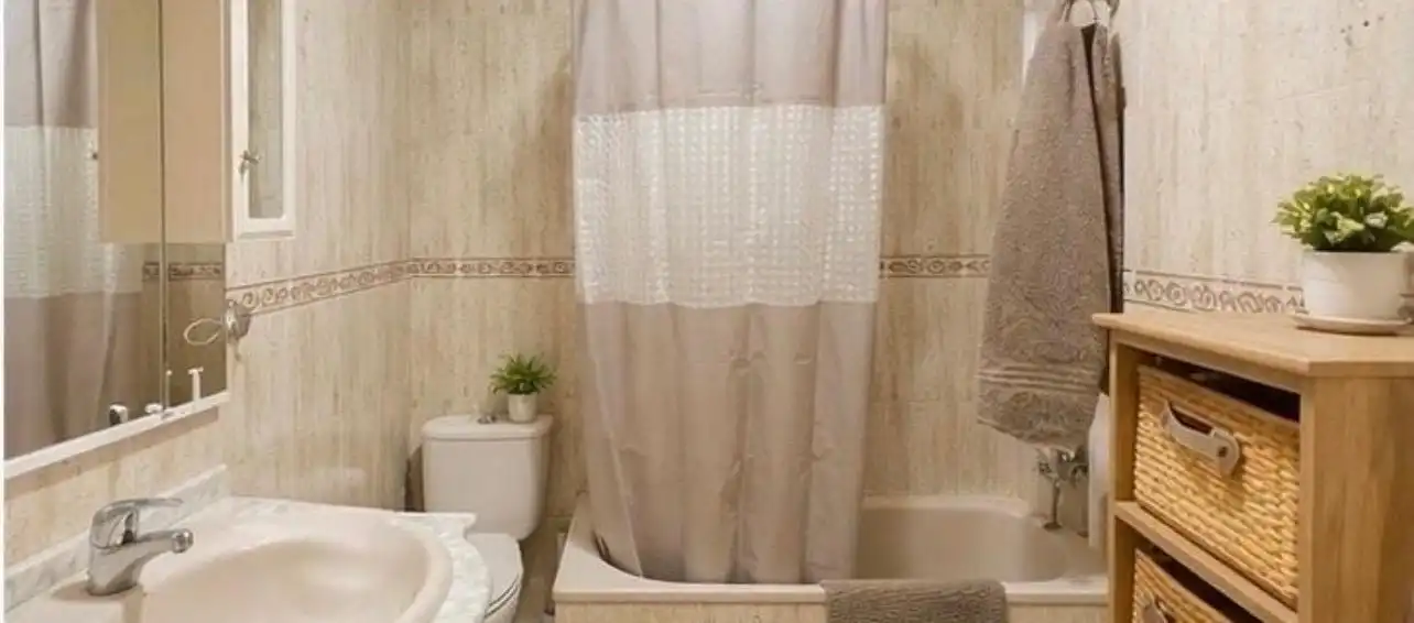 Bathroom of Flat for sale in Estepona  with Air Conditioner and Furnished