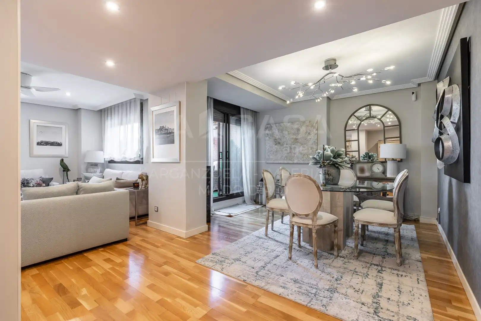 Sala d'estar de Dúplex en venda en Ciudad Lineal