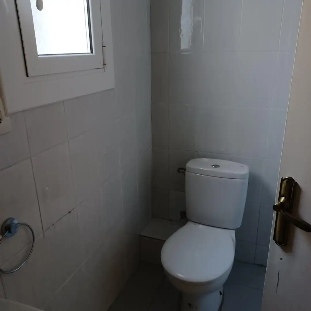 Baño de Piso en venta en Terrassa con Terraza y Balcón