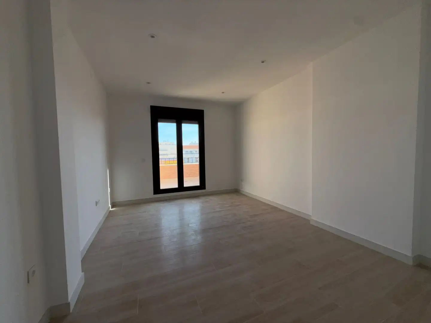 Habitación de Ático en venta en Tomelloso con Calefacción, Terraza y Balcón
