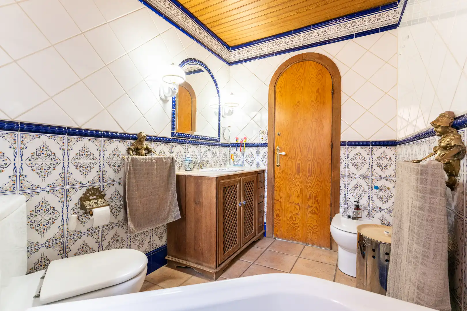 Badezimmer von Dachboden zum Verkauf in Reus mit Klimaanlage, Heizung und Parkett