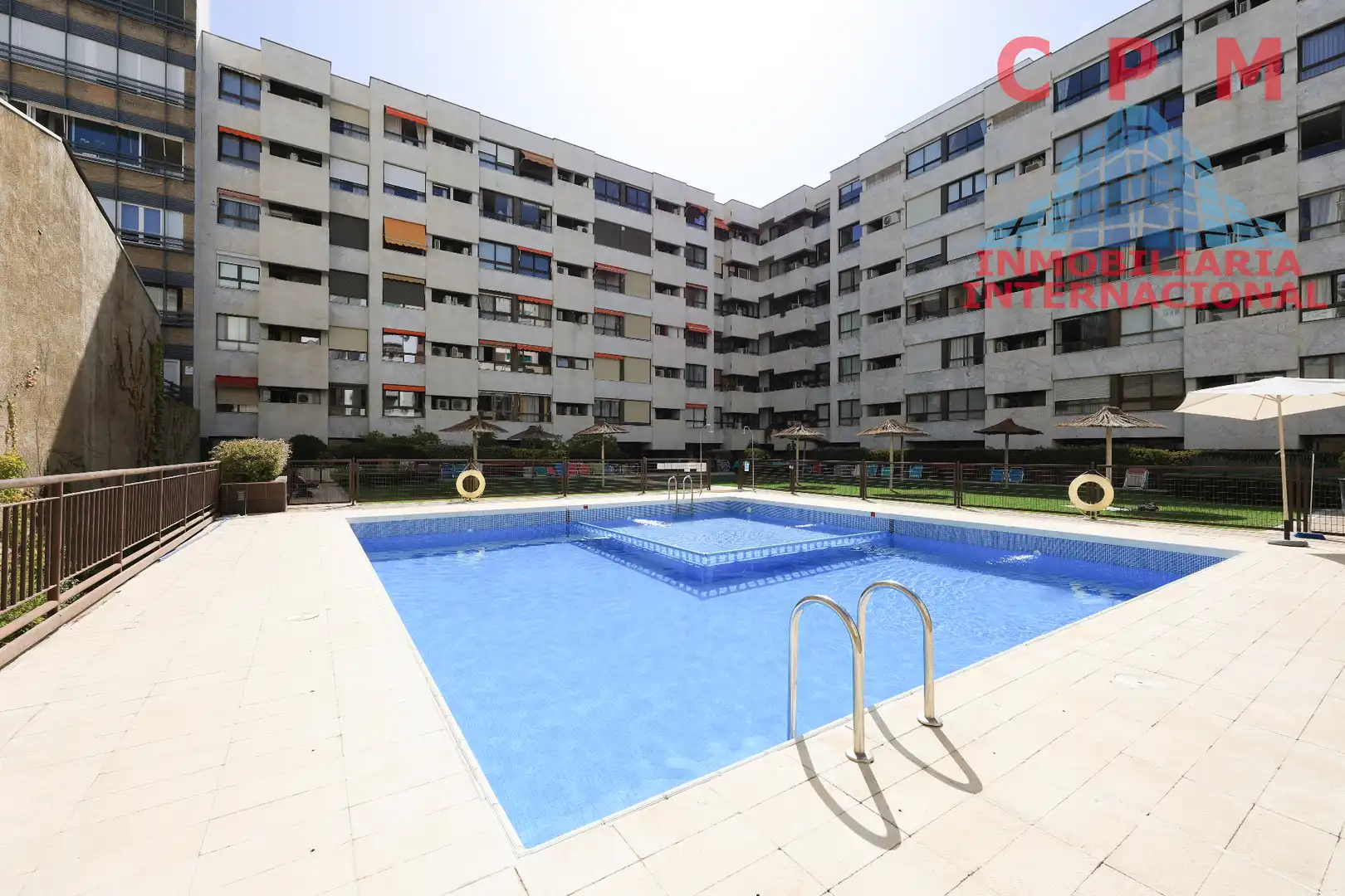 Schwimmbecken von Wohnung zur Miete in Madrid mit Klimaanlage, Heizung und Möbliert