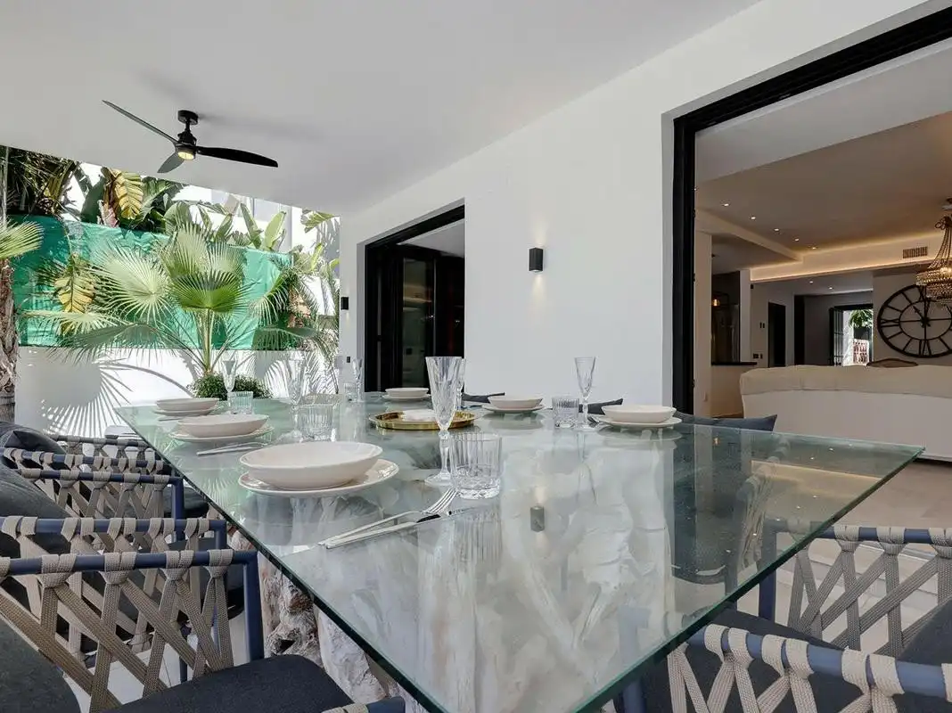 Terrasse von Haus oder Chalet zur Miete in Marbella mit Klimaanlage, Privatgarten und Terrasse