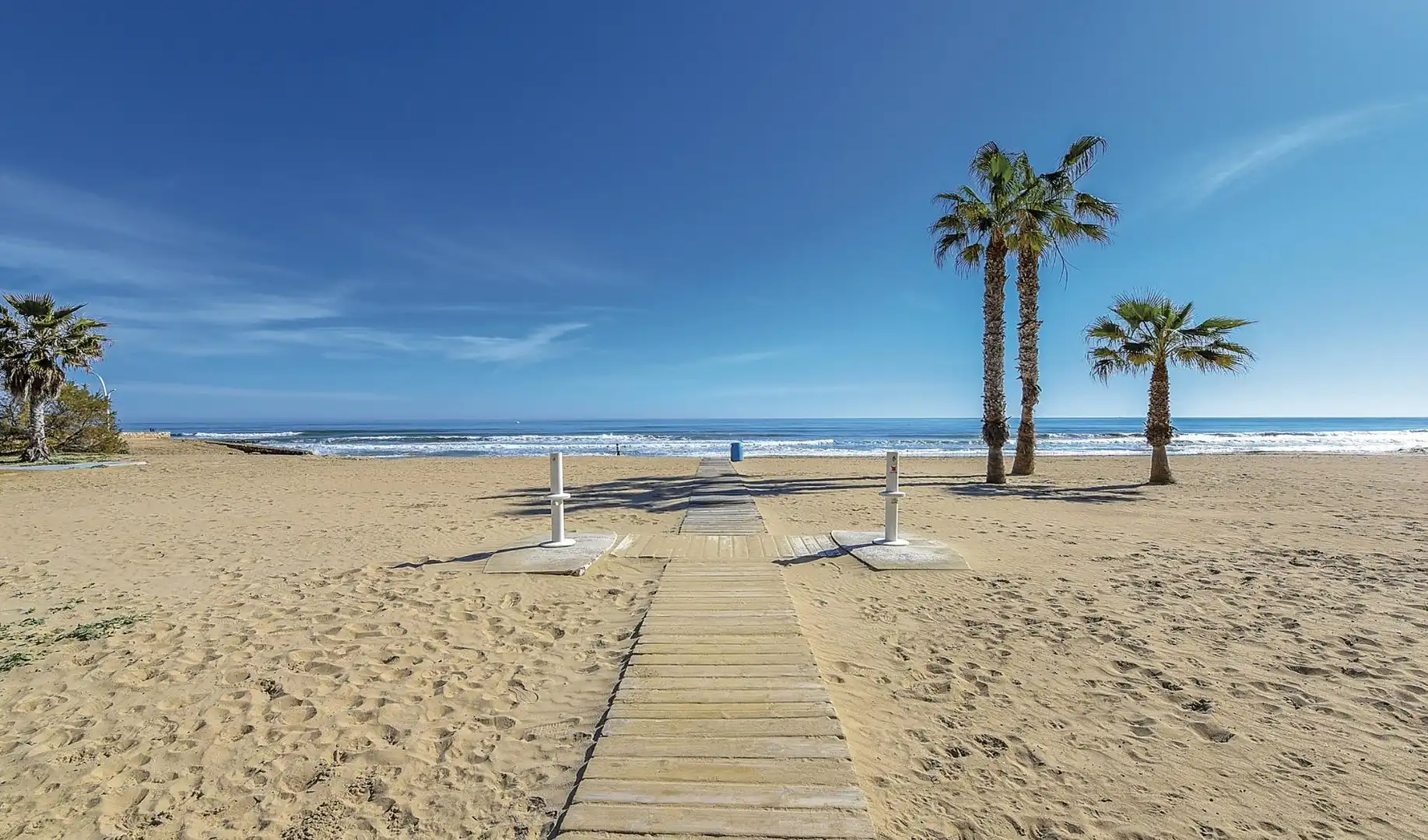 Vista exterior de Àtic en venda en Torrevieja amb Aire condicionat, Terrassa i Piscina comunitària