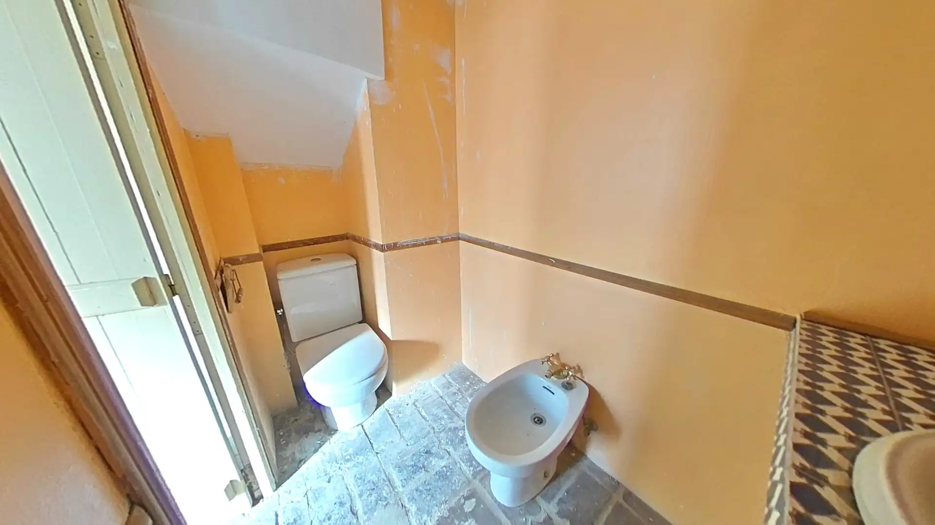 Baño de Casa adosada en venta en Galar con Calefacción, Terraza y Horno