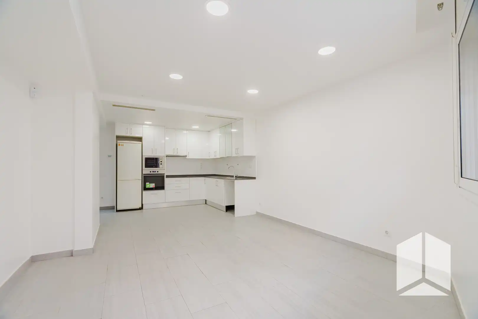 Ground floor with lift for sale in Castell - Poble Vell, imagen 5