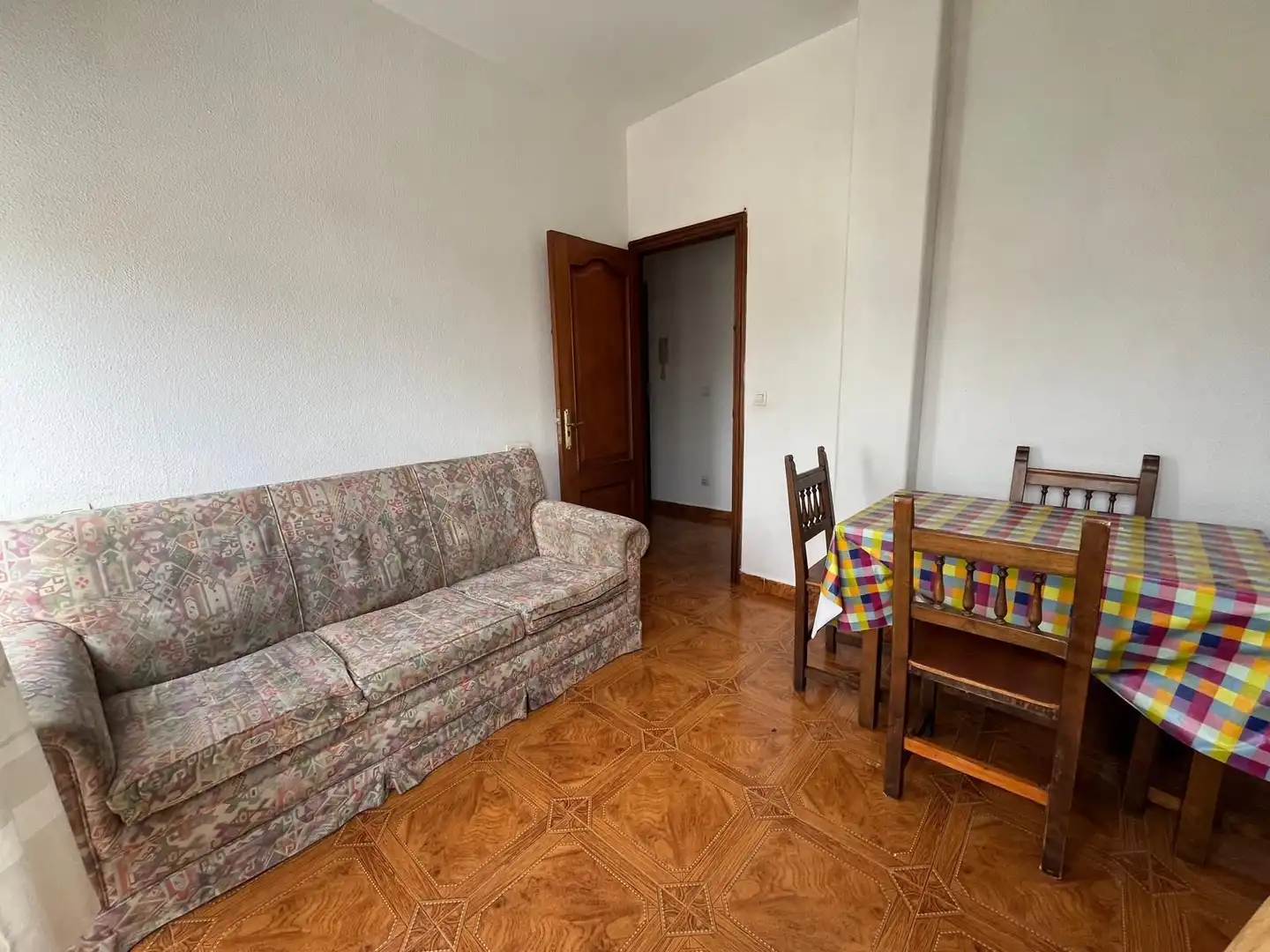 Sala d'estar de Pis de lloguer en A Coruña Capital  amb Terrassa i Moblat