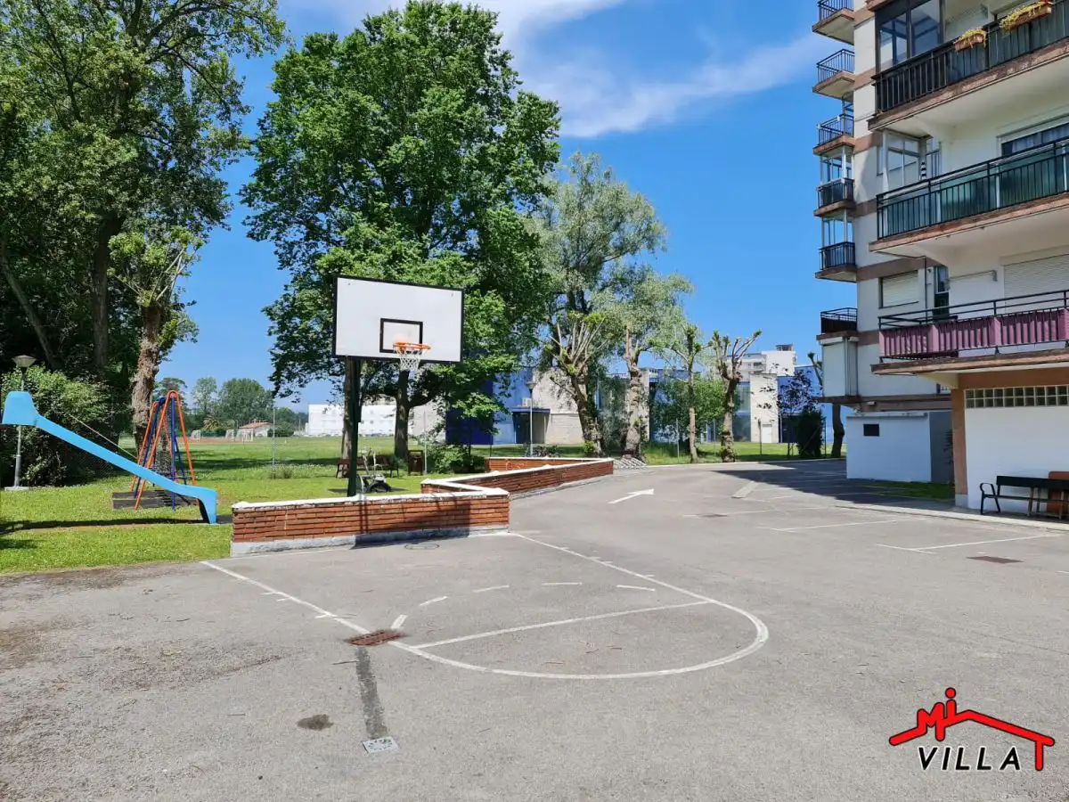 Parkplatz von Wohnung zum Verkauf in Laredo mit Heizung und Terrasse