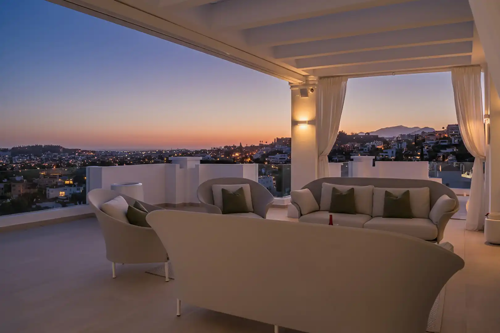 Apartament amb piscina en venda a Nueva Andalucía, imagen 3