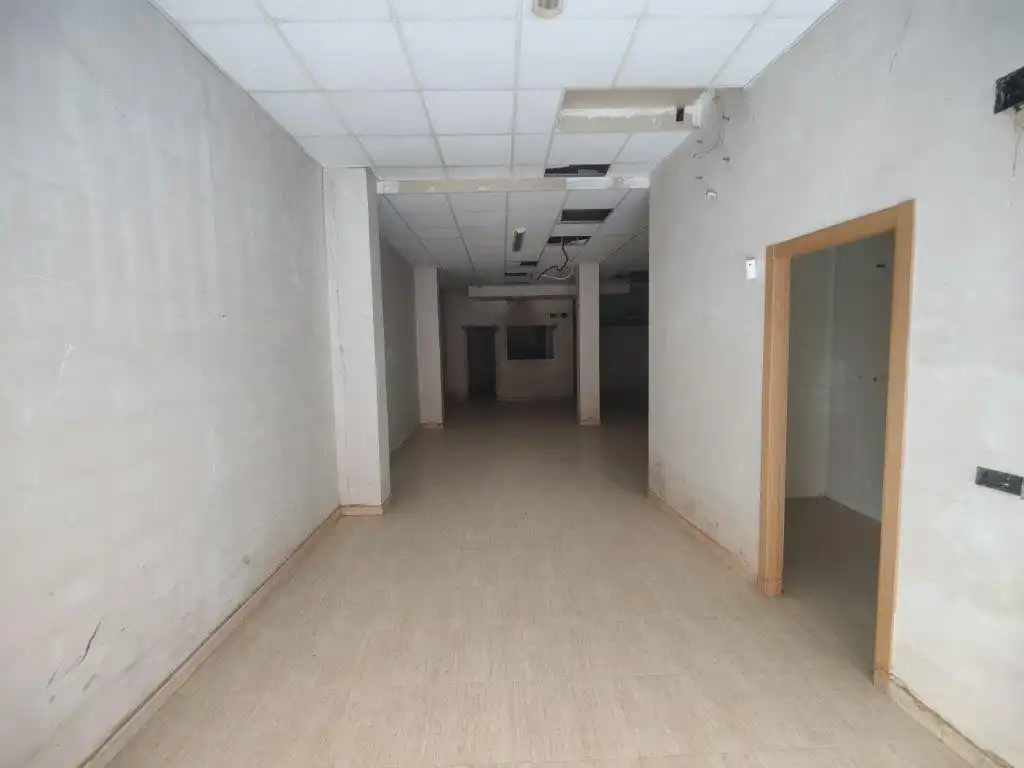 Business premises for sale in Carrer del Rei en Jaume I