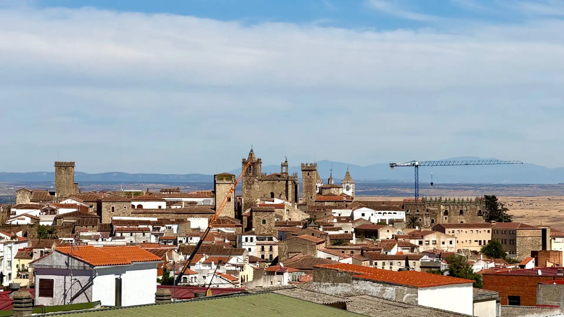 Außenansicht von Maisonette zum Verkauf in Cáceres mit Klimaanlage, Heizung und Parkett