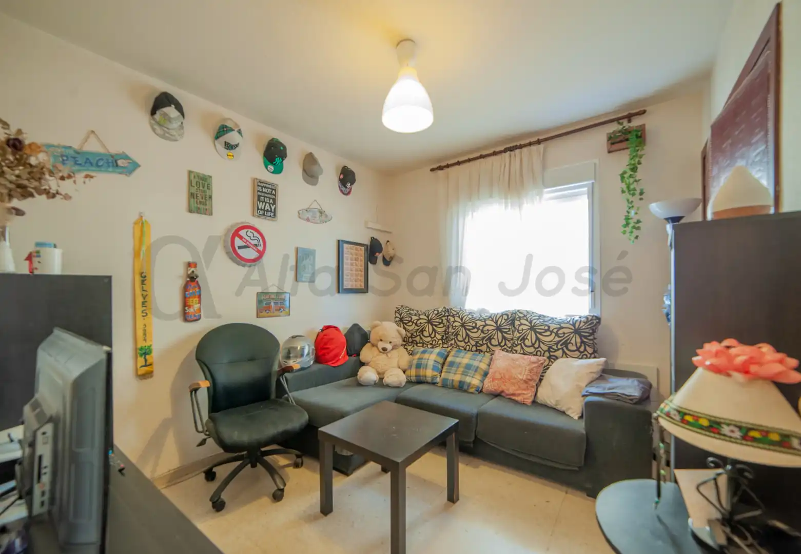 Living room of Flat for sale in Sevilla  with Furnished and Balcony