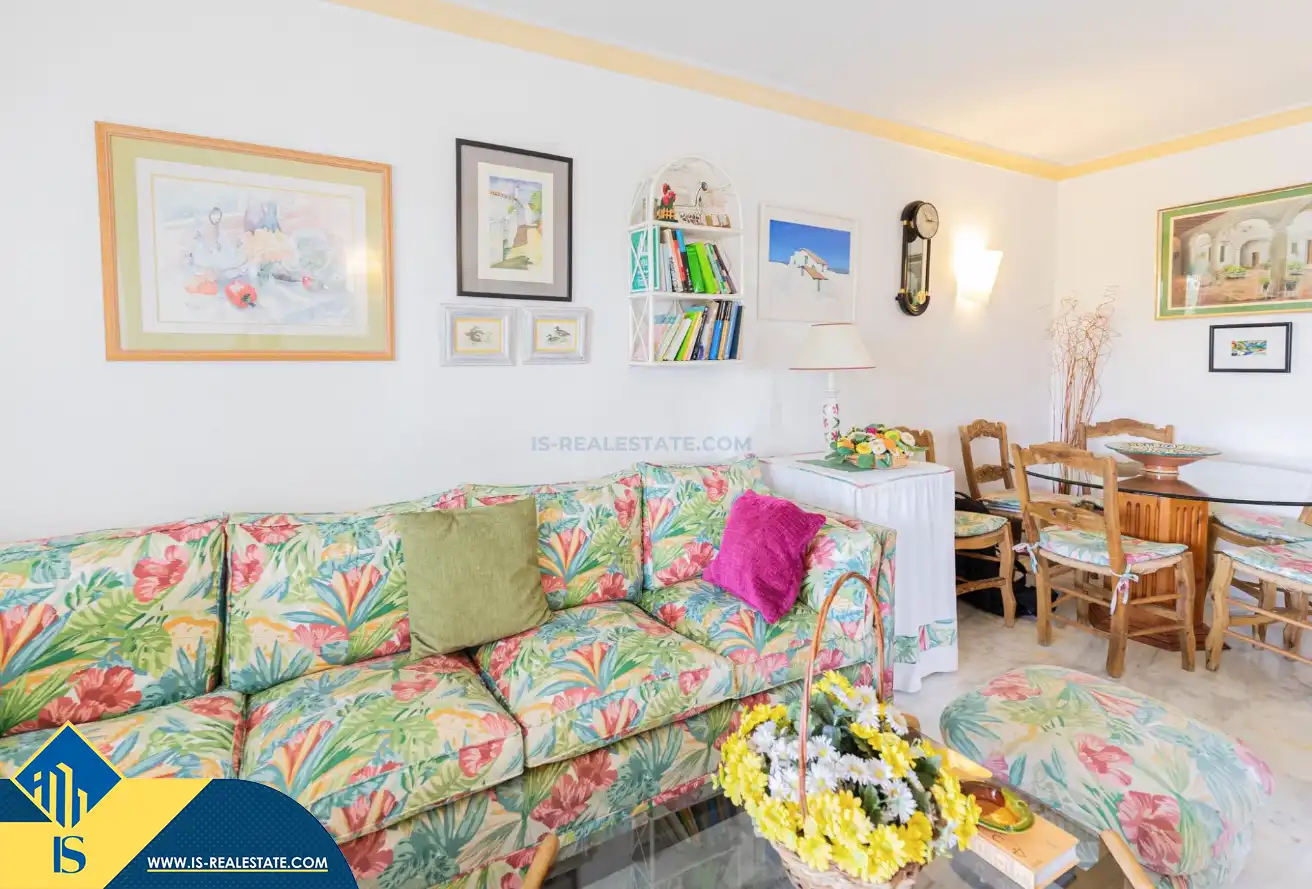 Sala de estar de Apartamento en venta en Marbella con Calefacción, Terraza y Amueblado