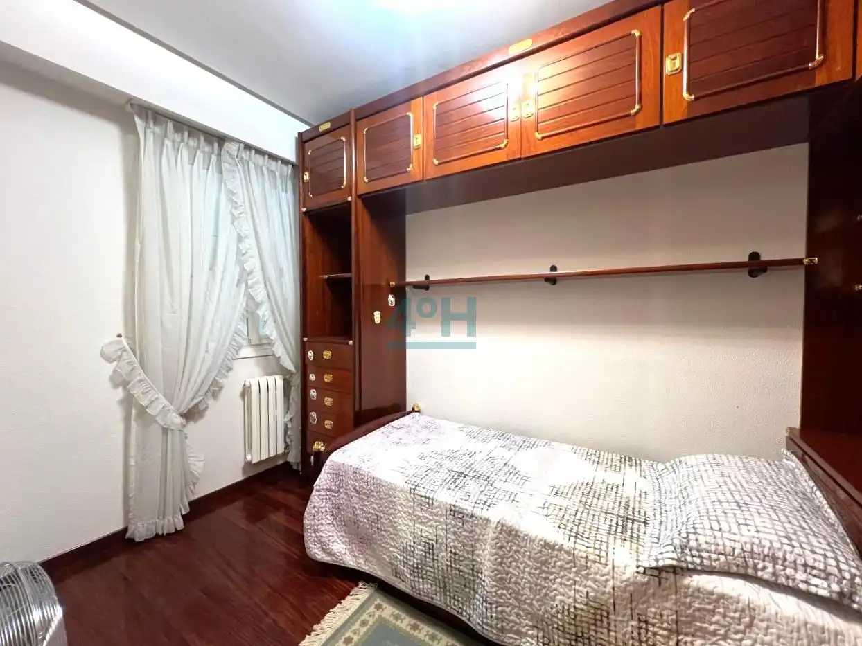 Bedroom of Flat for sale in Ourense Capital   with Heating, Parquet flooring and Storage room