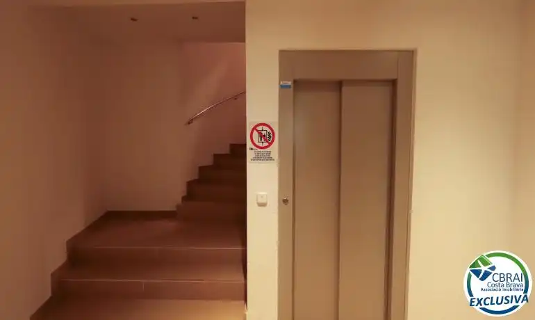 Piso en venta en Llançà con Aire acondicionado, Calefacción y Amueblado