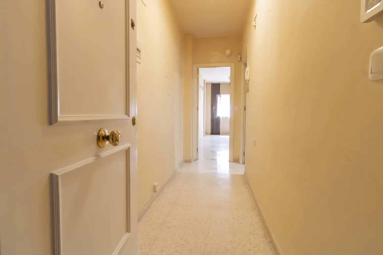 Flat for sale in Sevilla  with Air Conditioner and Storage room