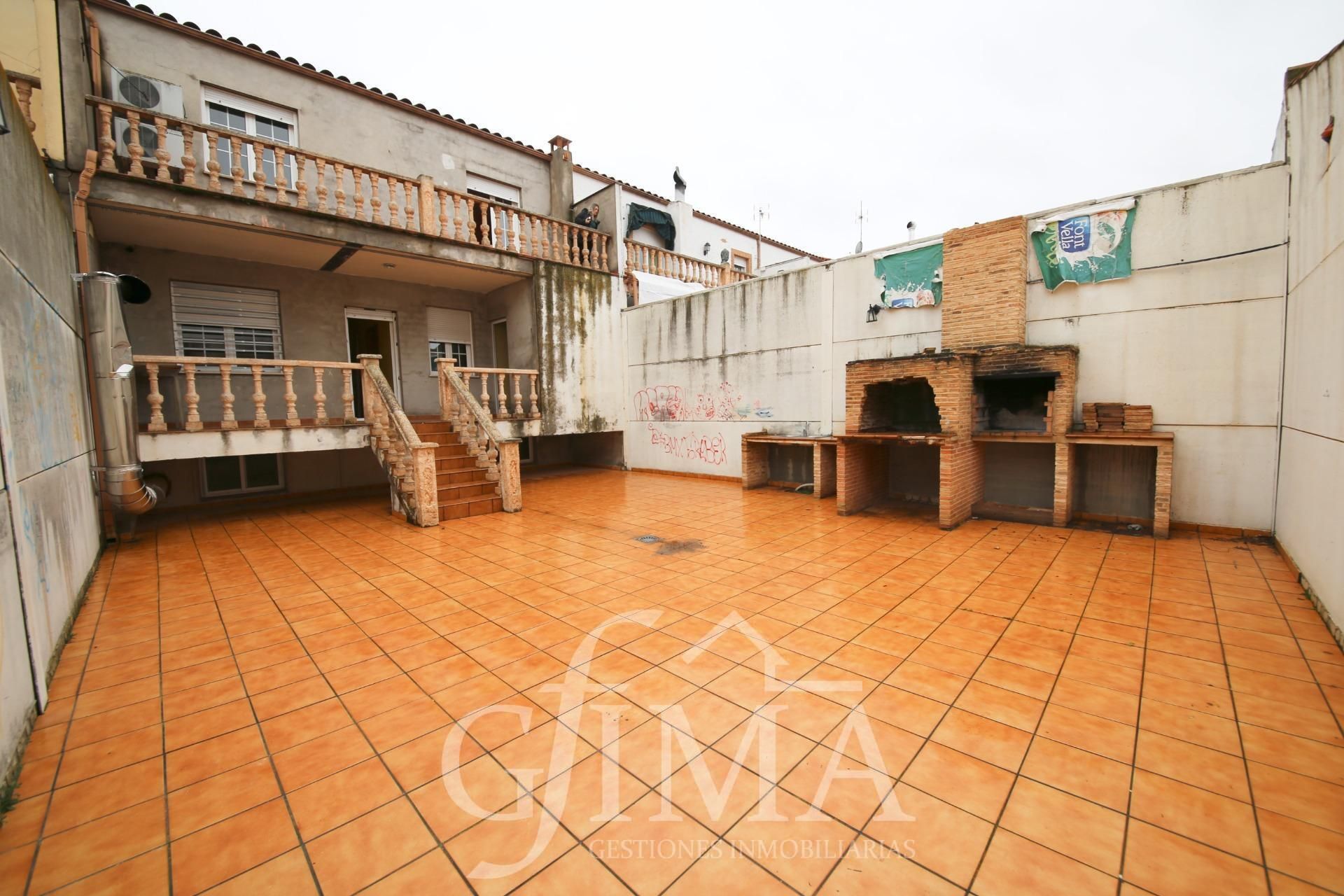 Casa adosada en venta en Herencia