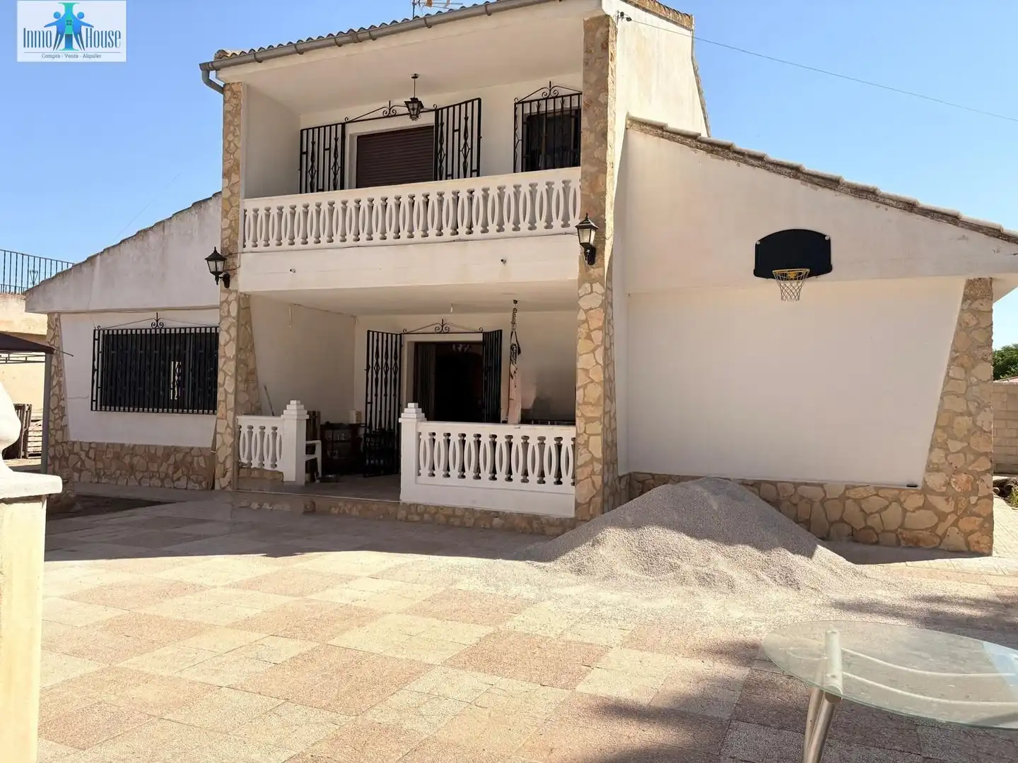 Vista exterior de Casa o xalet en venda en Albacete amb Aire condicionat, Calefacció i Jardí privat