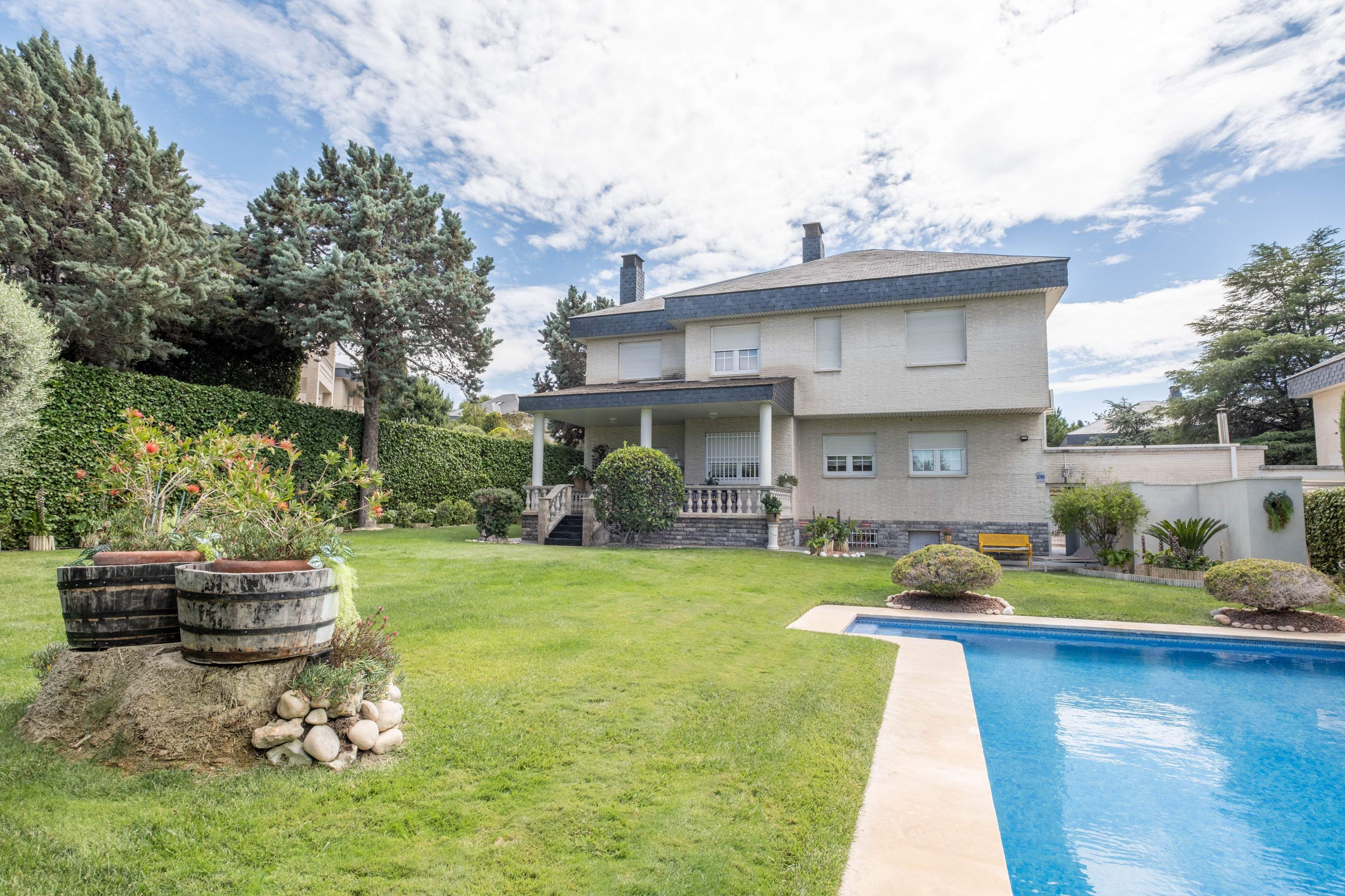 Garden of House or chalet for sale in  Zaragoza Capital  with Air Conditioner, Heating and Private garden
