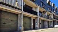 Vista exterior de Casa o xalet en venda en Terrassa amb Aire condicionat, Calefacció i Jardí privat