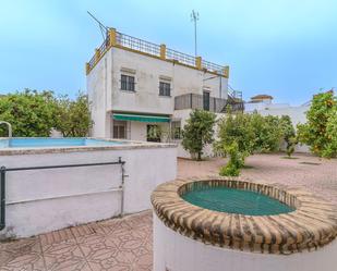 Jardí de Casa o xalet en venda en Valencina de la Concepción amb Aire condicionat, Calefacció i Jardí privat