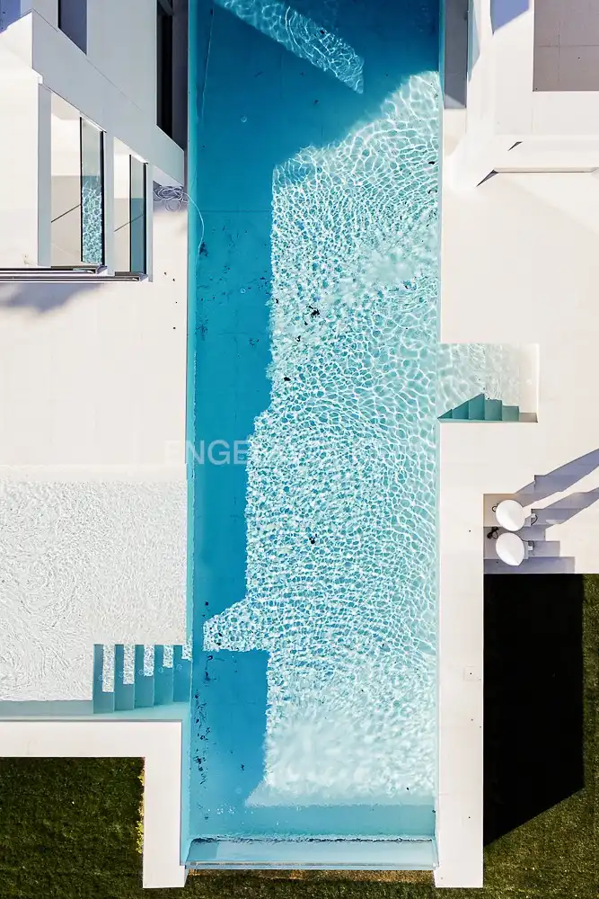 Piscina de Casa o chalet en venta en Barcelona con Aire acondicionado, Calefacción y Jardín privado