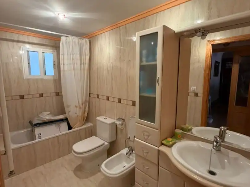 Baño de Piso en venta en Sagunto / Sagunt con Terraza y Balcón