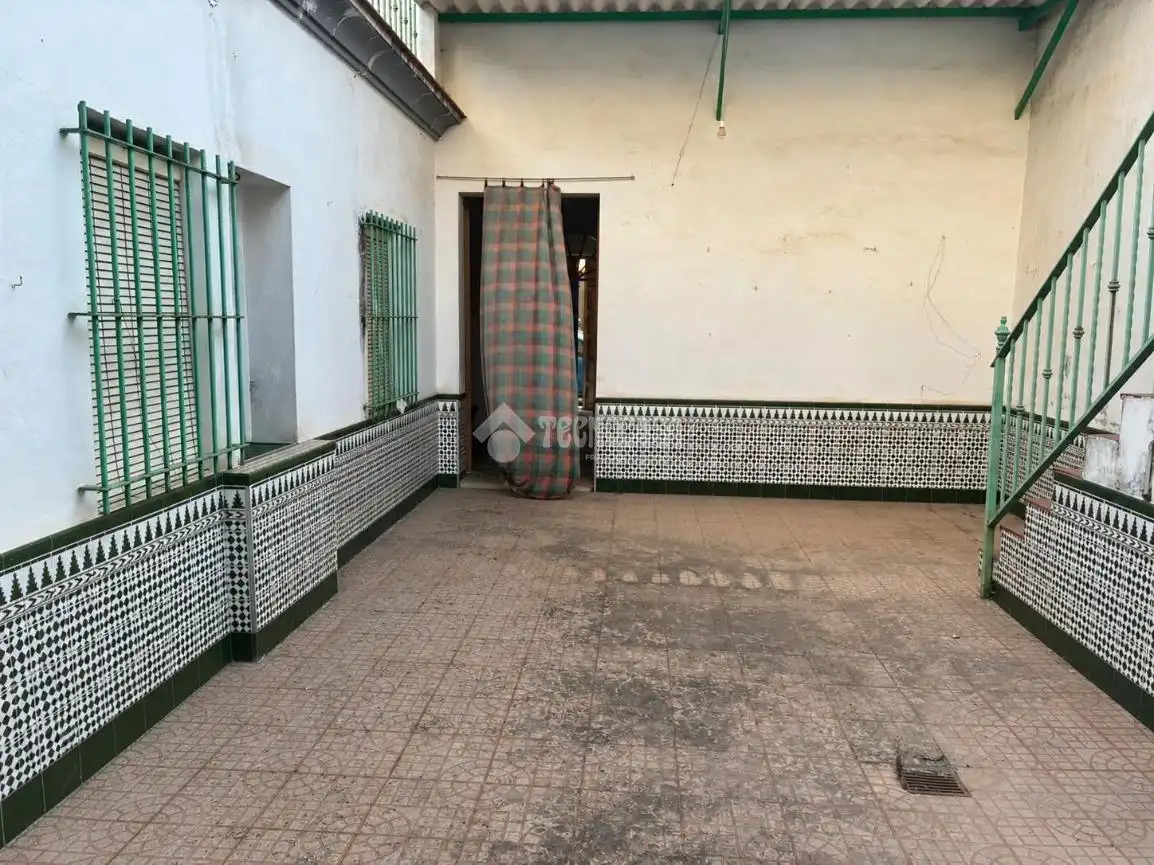 Casa aparellada amb terrassa en venda a Pilas, imagen 23