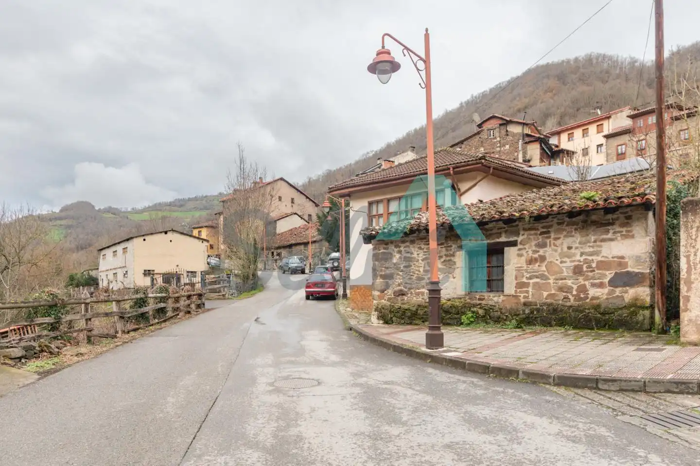 Vista exterior de Casa adosada en venta en Quirós con Calefacción y Trastero