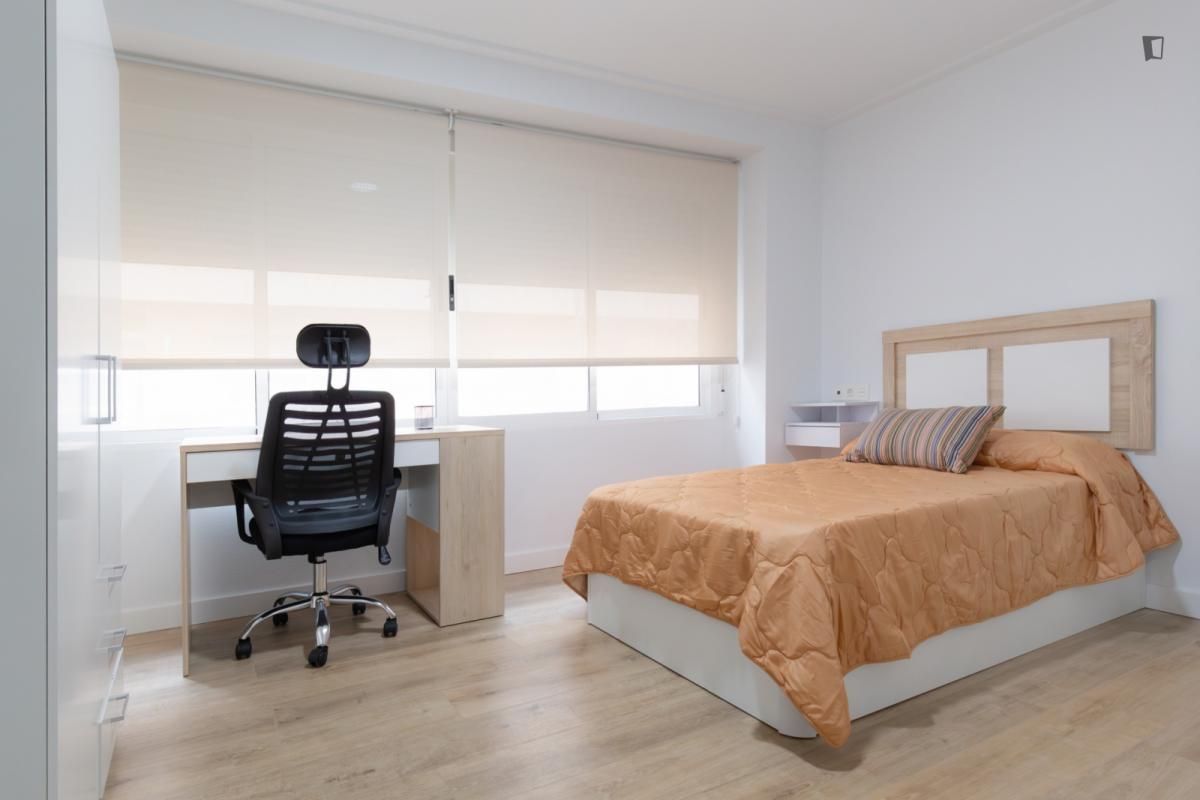 Dormitori de Apartament per a compartir en Elche / Elx amb Aire condicionat, Calefacció i Moblat
