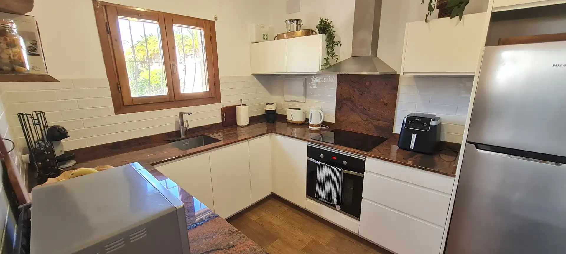 Küche von Haus oder Chalet zum Verkauf in Calpe / Calp mit Klimaanlage, Privatgarten und Abstellraum