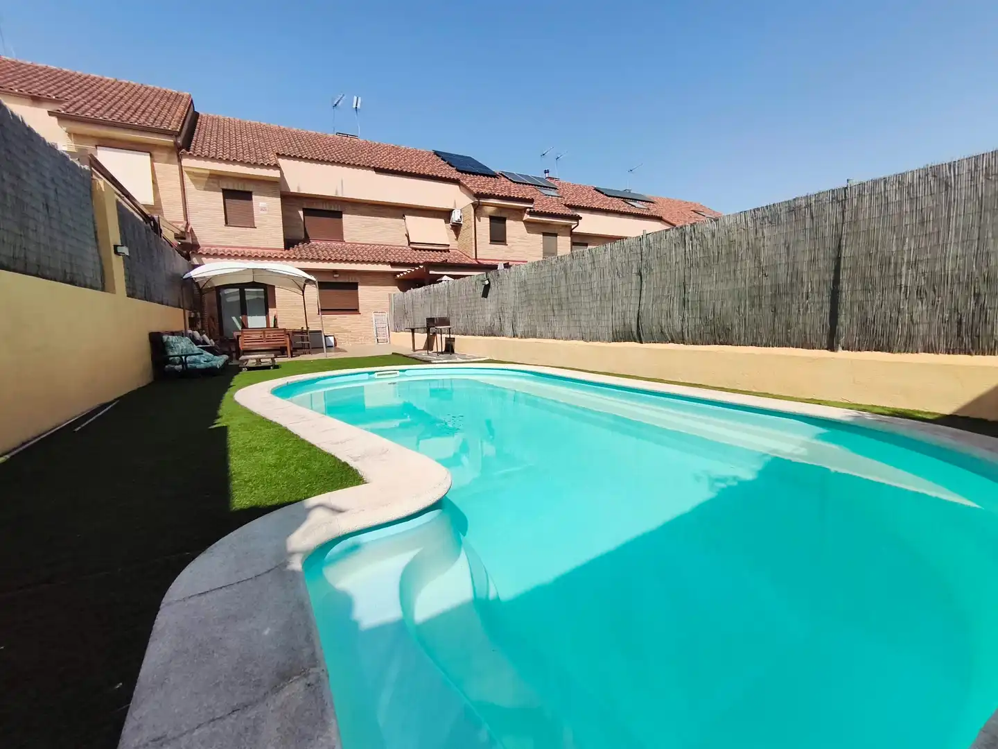 Adossat amb piscina en venda a La Dehesa - El Pinar, imagen 2