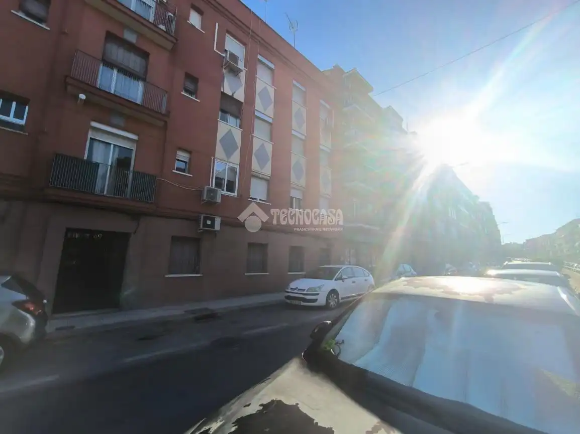 Vista exterior de Piso en venta en Madrid