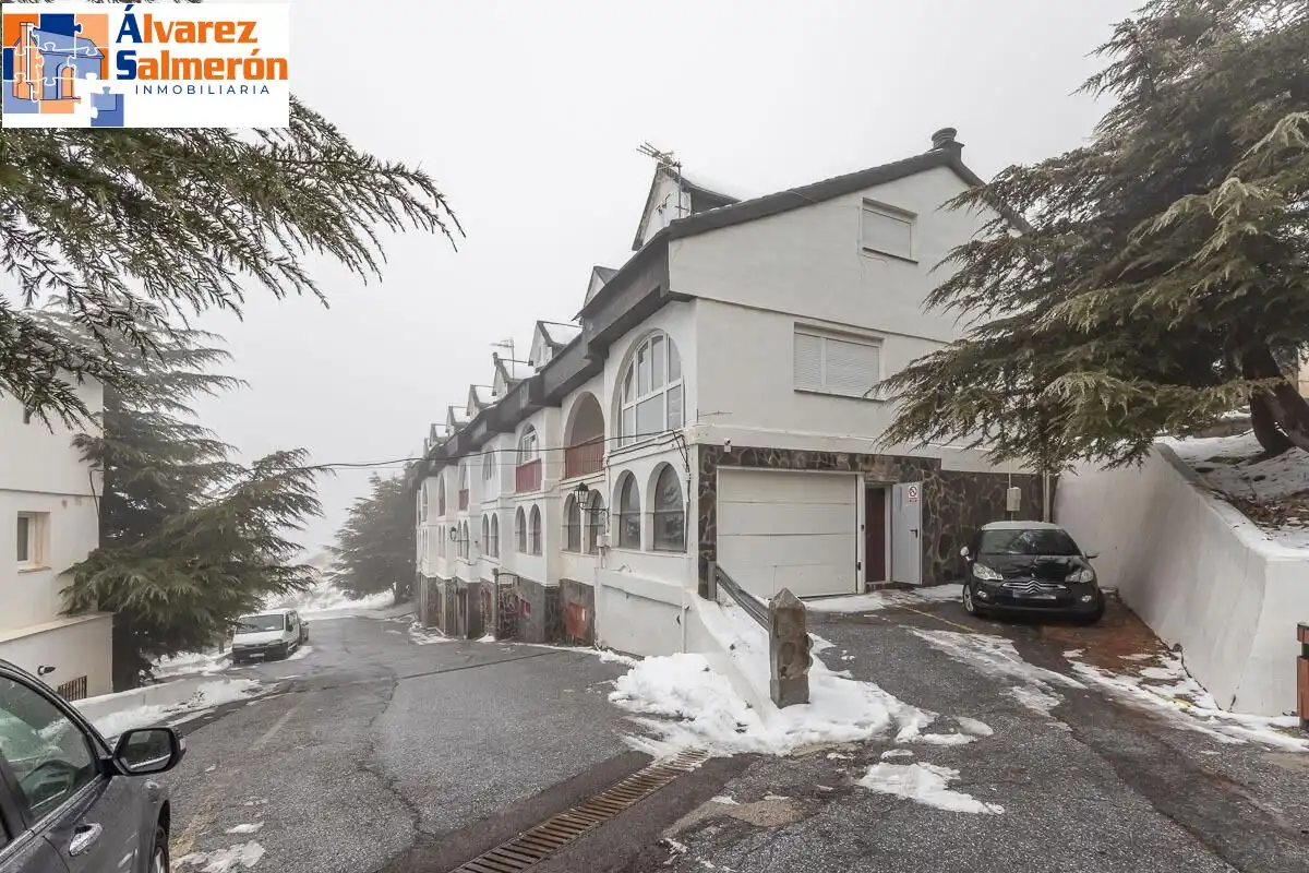 Vista exterior de Casa o xalet en venda en Sierra Nevada amb Calefacció