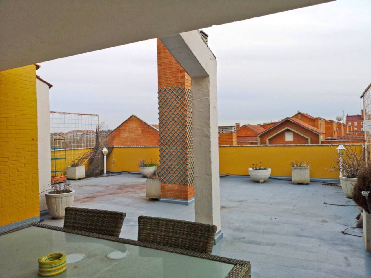 Terrassa de Àtic en venda en León Capital  amb Calefacció, Terrassa i Traster