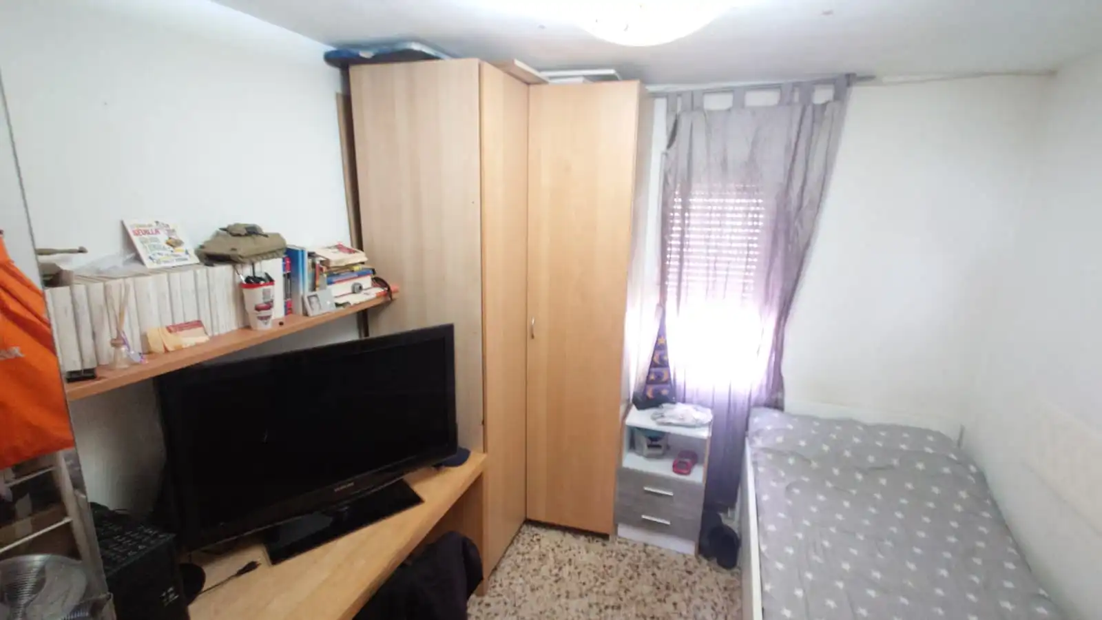 Habitación de Piso en venta en Sevilla con Aire acondicionado y Amueblado