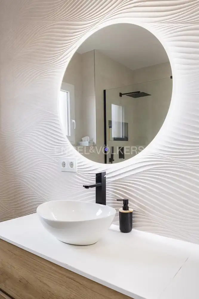 Bathroom of Houses for sale in L'Eliana  with Air Conditioner, Heating and Private garden