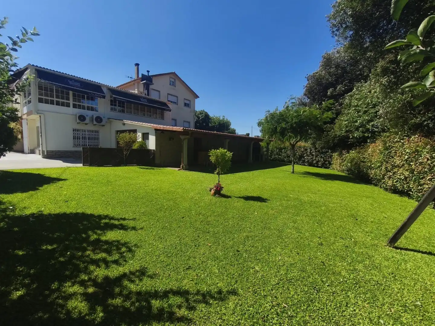 Jardín de Local en venta en Lousame con Aire acondicionado, Calefacción y Amueblado
