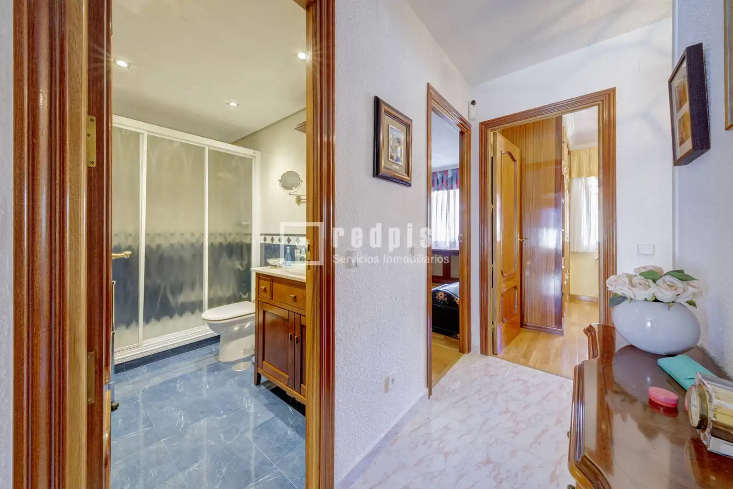 Bedroom of Houses for sale in Pozuelo de Alarcón  with Air Conditioner, Heating and Parquet flooring