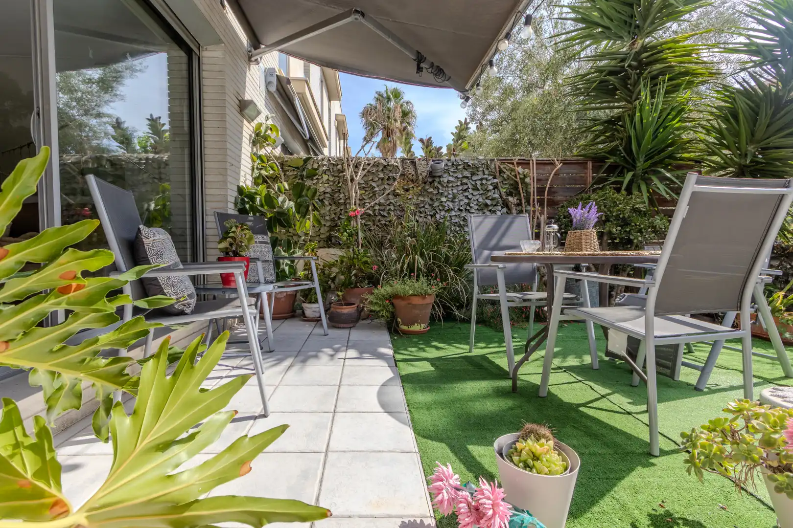 Terraced house with pool for sale in Carrer Charlie Rivel, imagen 3