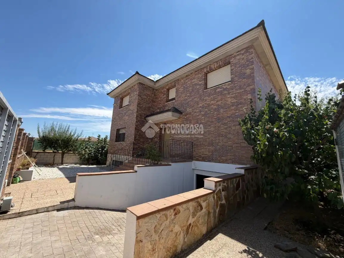Casa amb piscina en venda a Valdetorres de Jarama, imagen 2