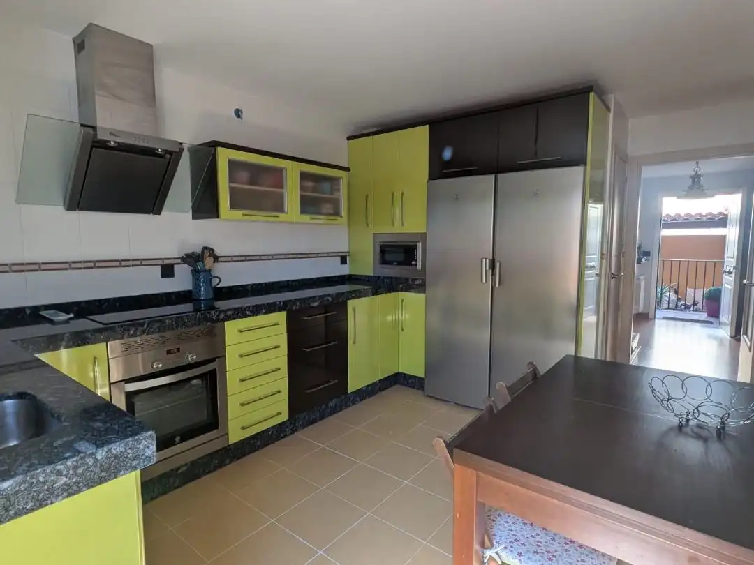 Cuina de Casa o xalet en venda en Mérida amb Aire condicionat