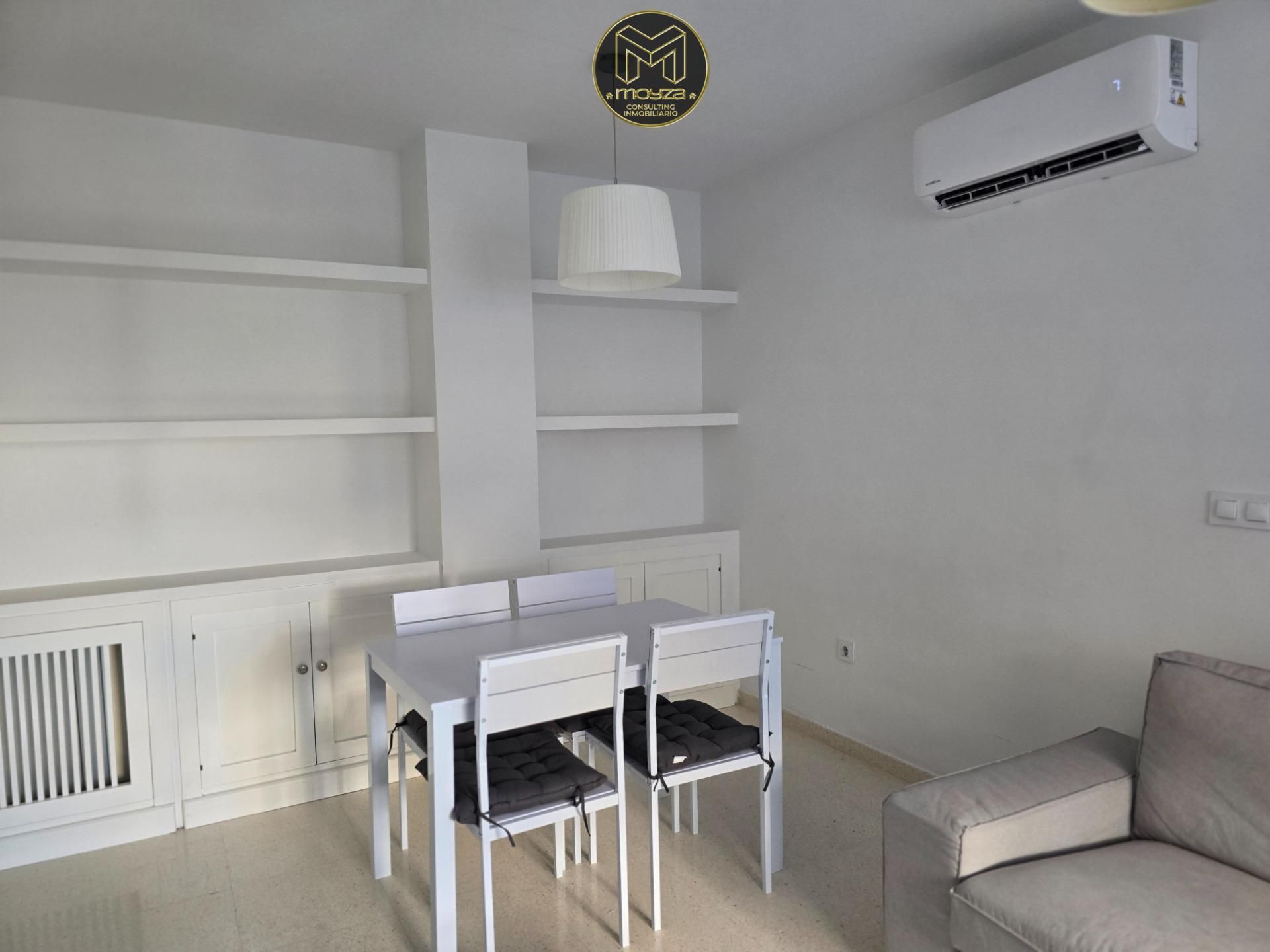 Comedor de Piso en venta en  Jaén Capital con Terraza y Piscina comunitaria