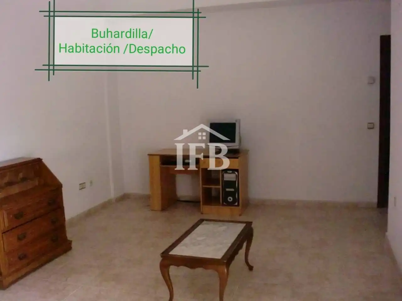 Dormitori de Casa adosada de lloguer en Badajoz amb Aire condicionat, Calefacció i Moblat