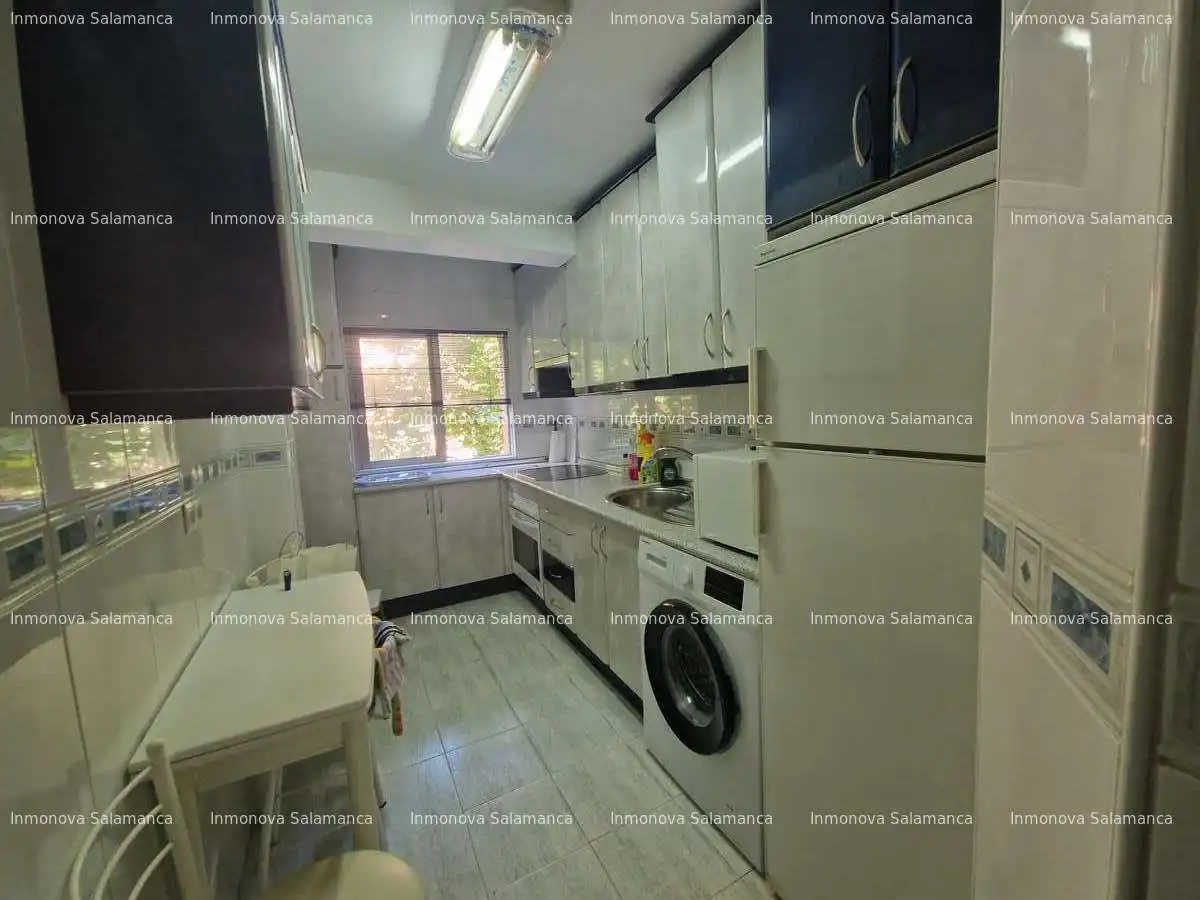 Cocina de Piso de alquiler en Salamanca con Calefacción, Terraza y Amueblado